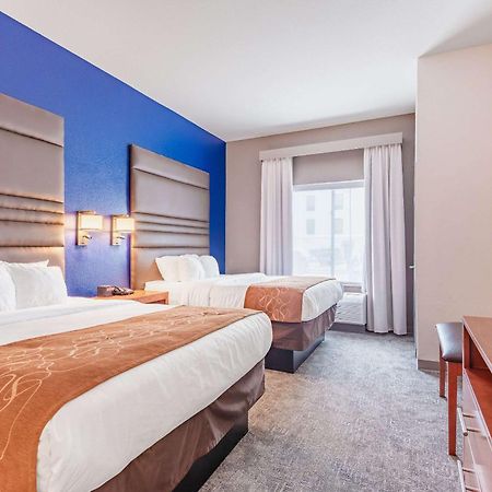 Comfort Suites Денем Спрингс Экстерьер фото