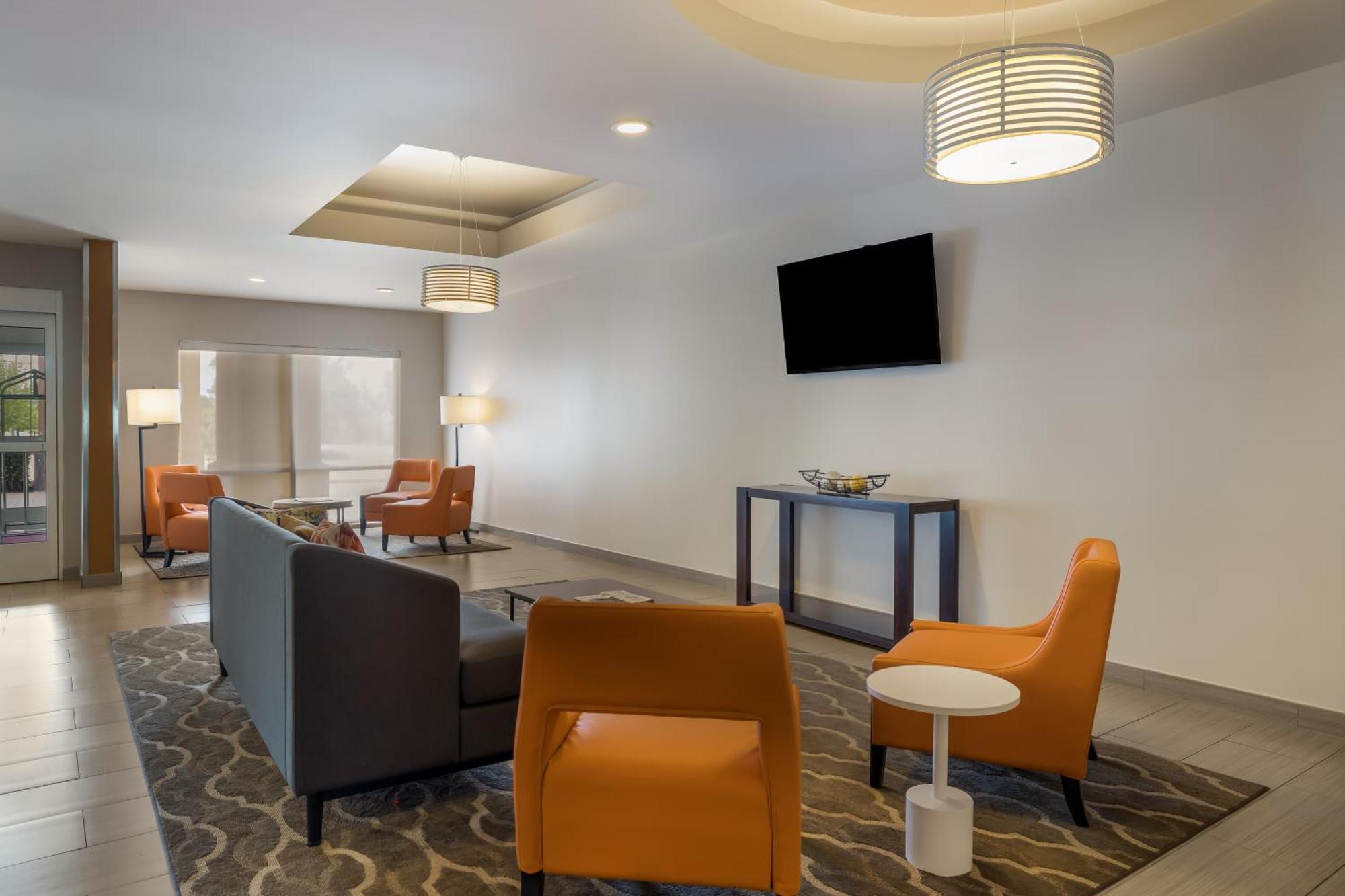 Comfort Suites Денем Спрингс Экстерьер фото