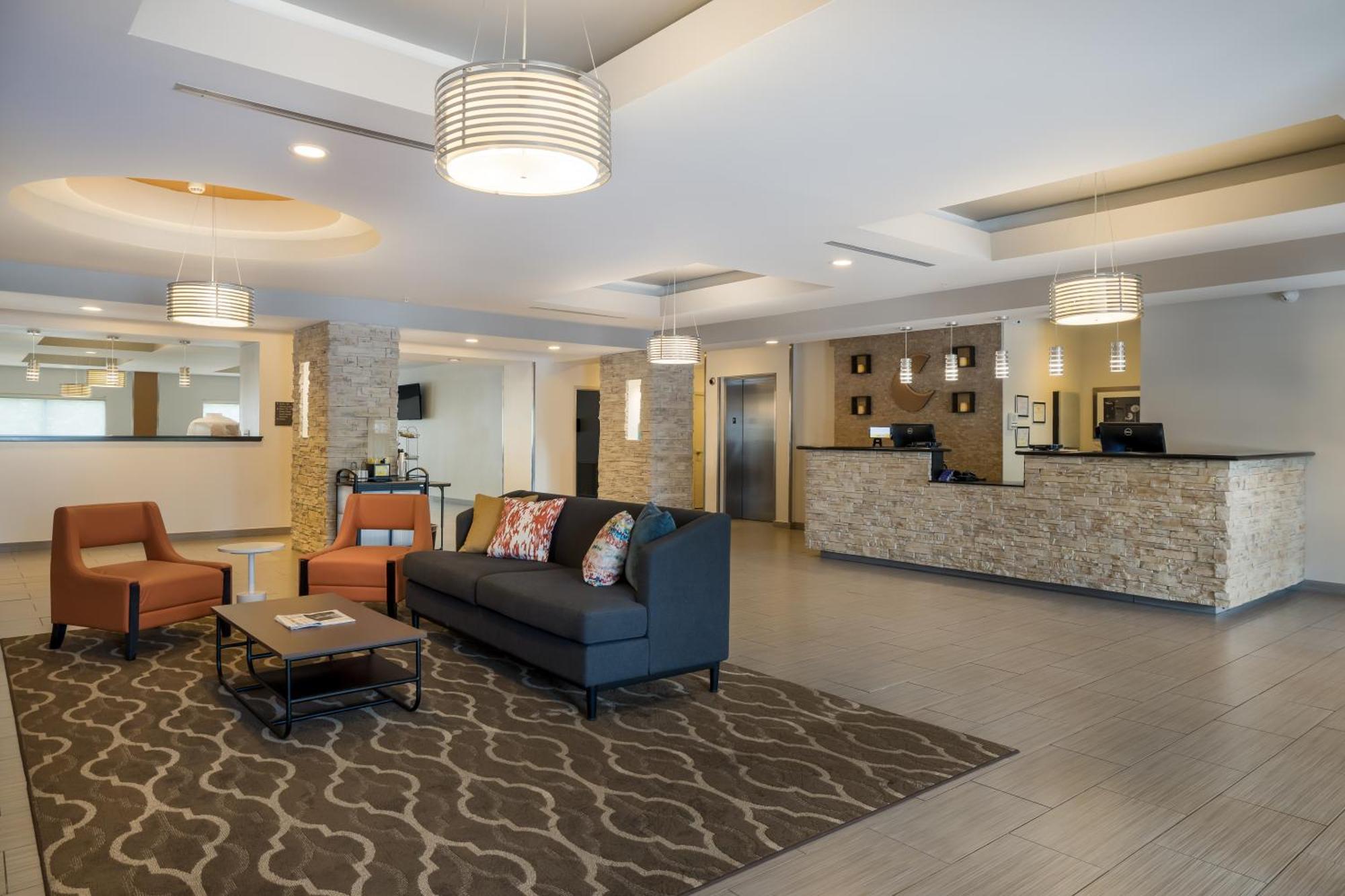 Comfort Suites Денем Спрингс Экстерьер фото