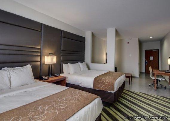 Comfort Suites Денем Спрингс Экстерьер фото